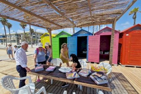 La Biblioteca Municipal d’Alboraia viatja a la vora de la mar per vacances fins el 30 d’agost