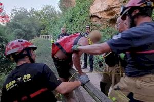 VÍDEO | Els bombers rescaten a una altra persona atrapada en el riu Millars a Vila-real