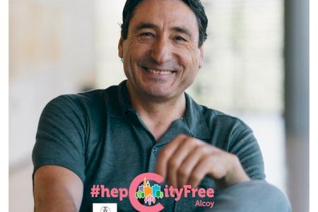 Alcoy busca los últimos casos de hepatitis C con una campaña de sensibilización protagonizada por el actor Carmelo Gómez