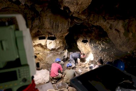 Les campanyes arqueològiques tornen a la Cova Fosca en el quaranta aniversari del seu descobriment