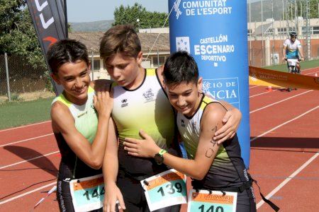 El XII Aquatló Escolar Ciutat d'Ontinyent reunirà dissabte centenars de promeses del triatló al poliesportiu municipal