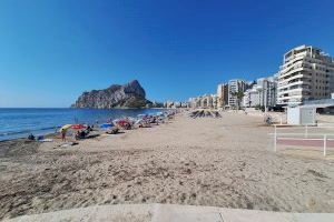 Los lavapiés de la playa de la Fossa de Calpe vuelven a funcionar