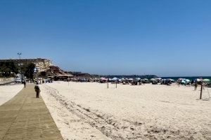 La Playa de la Glea en Orihuela Costa reabre al baño