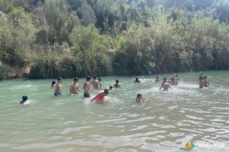 Cerca de 400 escolares de Vila-real, Burriana y Almassora descubren el paraje del Millars este verano