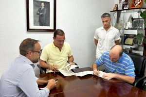 El Ayuntamiento de Peñíscola, con la DO de la alcachofa de Benicarló