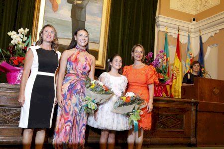 GALERÍA | Castellón da la bienvenida a sus nuevas reinas y damas de 2025