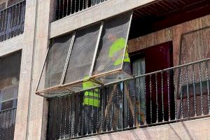 Arrancan los preparativos para la Millor Cordà del Món con la colocación de las protecciones en la calle Mayor de Paterna