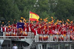 Orgull valencià a París amb el tret d'eixida dels Jocs Olímpics: "Ha sigut una vesprada màgica"