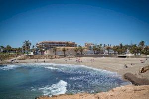 Cala Mosca en Orihuela costa vuelve a ser apta para el baño