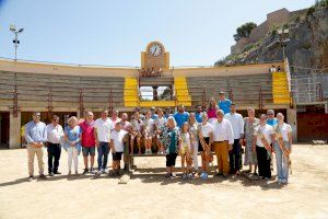 La nueva consellera de Justicia visita Oropesa en plenas fiestas y sale en defensa de los bous al carrer