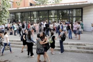 STEPV denuncia que la Conselleria ofereix 3.173 places menys en les adjudicacions d’inici de curs