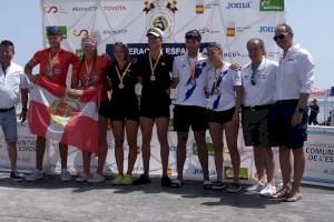 El equipo de remo del RCN Torrevieja consigue plata y bronce en el Campeonato de España de Beach Sprint en Santa Pola