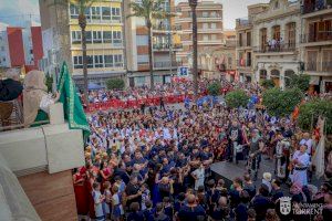 Torrent sale a la calle en un fin de semana de espectáculos multitudinarios en 9 plazas de la ciudad