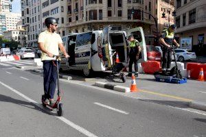 “A 50km/h un accident amb un vianant és molt perillós”: València estrena un mesurador per a patinets elèctrics il·legals