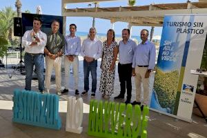 El secretario autonómico de Turismo apoya en Oliva la primera iniciativa de eficiencia hídrica en campings