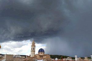 Salta la sorpresa en plena ola de calor: atención a las tormentas con vendaval de viento y granizo este viernes en la Comunitat Valenciana