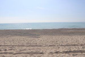 Prohíben el baño en una playa de Sagunto tras las últimas analíticas