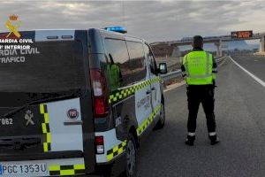 Un camionero siembre el caos en la AP-7 en Benicarló: conduce borracho y de forma temeraria