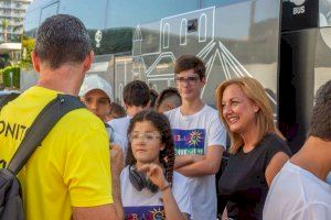 Medio centenar de jóvenes visitan el MARQ y la exposición de Van Gogh en IFA con Juventud