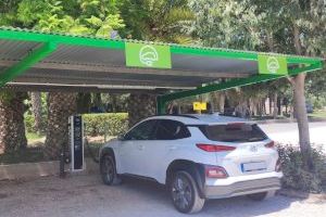 Iberdrola y Vectalia instalan cuatro puntos de recarga en bodega Casa Sicilia de Novelda