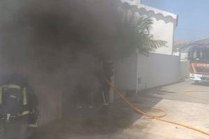 Arde un sistema de placas solares en un chalet de Vinaròs