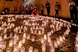 Un altre poble de Castelló se suma a il·luminar la seua nit a la llum dels ciris i es transforma amb la màgica Nit dels Ciris