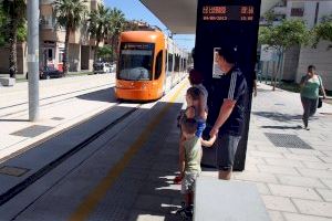 Susto en el TRAM de Alicante: Un joven provoca el desalojo de un convoy tras una falsa alarma de bomba