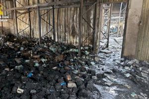 Detenido un anciano por provocar un incendio en una nave industrial y poner en riesgo la vida de unos vecinos en Sueca