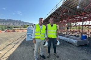 Alcalde y Conseller visitan las obras de modernización de la Línea 9 del TRAM a su paso por Altea