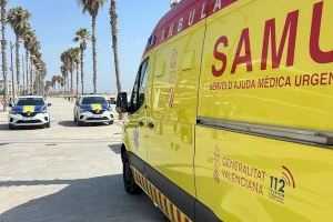 Una mujer se desploma en mitad de la playa de La Patacona