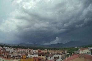 Aviso naranja por granizo: Máximas en descenso y tormentas en el interior para este martes en la Comunitat Valenciana