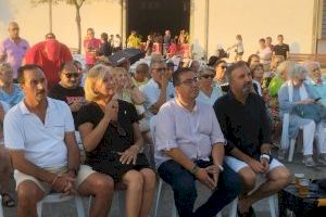 Concejales del gobierno van a la obra de teatro y la cena homenaje de la Tercera Edad en las fiestas del grupo de San Agustín y San Marcos