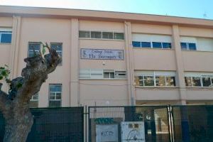 Obras en el colegio público Pla Barraques de El Campello para arreglar las filtraciones en la cubierta del comedor, entre otras actuaciones