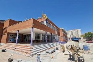 El Ayuntamiento de Elda realiza obras para la mejora de los diferentes colegios públicos de la ciudad antes del inicio del próximo curso