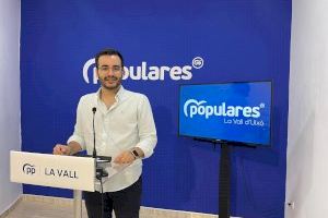 Serra posa en valor el suport del Consell  a les ramaderies de la Vall que garantix amb 24.000 litres la supervivència dels caps de bestiar