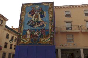 Elche recupera el tapiz floral con motivo de las Fiestas