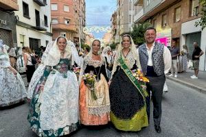 La regidora de Festes i la Reina de les Festes de Castelló participen en l'Ofrena Floral a la Verge Verge de l'Asunción, patrona d'Elx