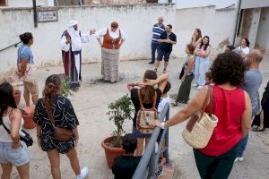 El encanto histórico de Onda revive con visitas teatralizadas en el Castillo de las 300 Torres