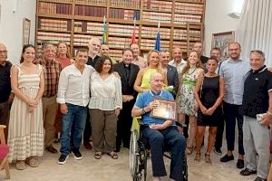 Aspe rinde homenaje al pianista Ricardo Estrada con un parque con su nombre en el barrio Los Tenores