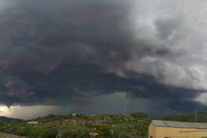 Aviso amarillo por fuertes lluvias, tormentas y granizo en gran parte de la Comunitat para este jueves