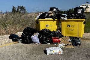 El PP de Oliva denuncia que aún no se hayan instalado los contenedores metálicos en zonas forestales