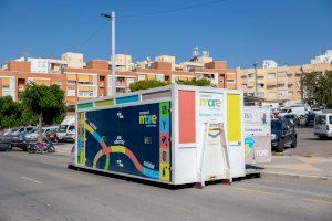 L’Alfàs refuerza cada viernes el servicio de reciclaje con un ecoparque móvil en el mercadillo