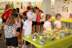 Los niños y niñas de Onda exhiben sus obras en la clausura de la escoleta Un Estiu de Ceràmica