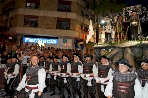 Història, fantasia, espectacle i emocions en l’entrada de Moros i Cristians més multitudinària d’Ontinyent