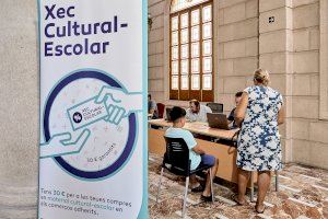 Gandia trau el Xec Cultural-Escolar per ajudar a les famílies en les despeses de l’inici de curs