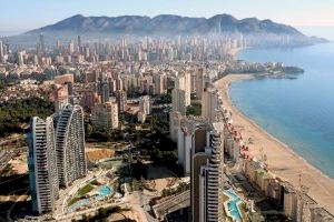 Benidorm recibe 150.000 euros de la Diputación para ayudar a familias vulnerables