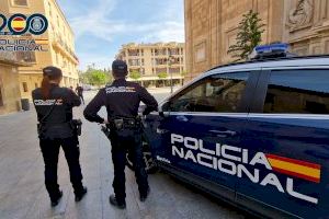 Héroe de paisano: un policía fuera de servicio detiene a un peligroso atracador armado en Elche