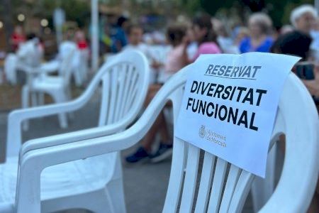 Moncada reserva espacio exclusivo para personas con movilidad reducida en sus fiestas y aumenta los baños adaptados