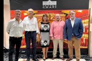 El Teatro Chapí de Villena inicia los actos de su 25 aniversario con la inauguración de una exposición de su historia