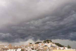 La Comunitat Valenciana vuelve a la rutina con la extensión de más avisos por tormentas y granizo: arranca una semana muy inestable